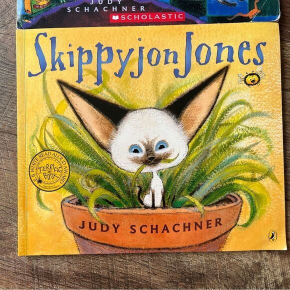 😊 3/$30
Slippyjon Jones books - Picture 2 of 9